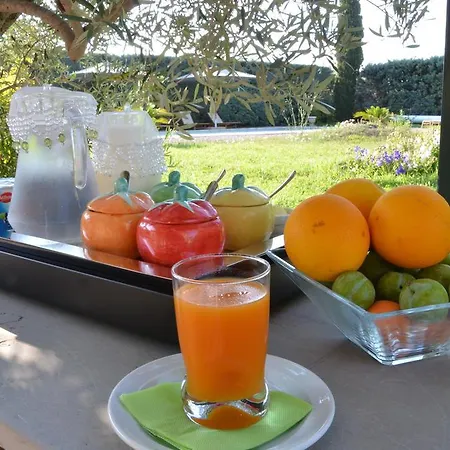 Le Temps Des Olives Couette-café *